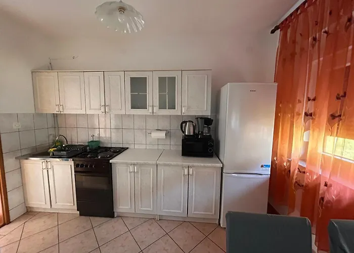 Ivan By El-pi Tours Apartment *