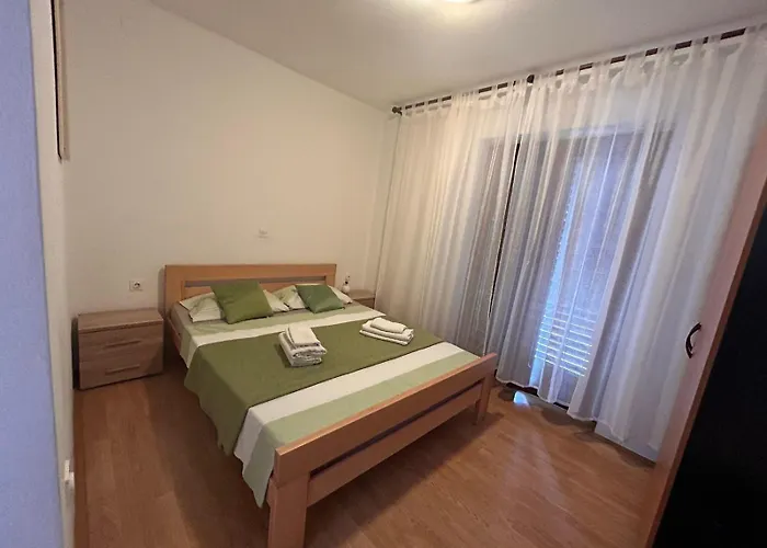 Apartment Ivan By El-pi Tours *