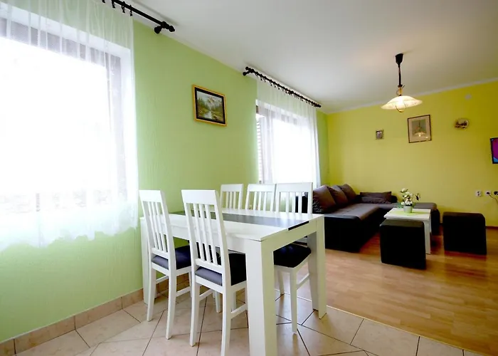 Apartment Ivan By El-pi Tours